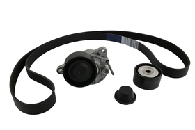 117209886R PASEK MICRO-V RENAULT TRAFIC 14> [+] NAPINACZE [+] POMPA WODY 1.6DCI 7PK1675