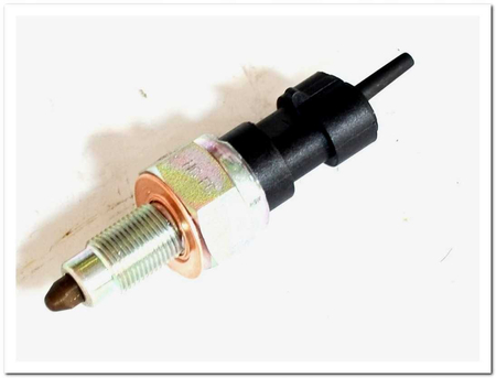 5801472603 WYŁĄCZNIK COFANIA IVECO DAILY 00> 06> 14> M12X1