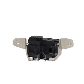 ZAMEK BAGAŻNIKA MERCEDES GLA X156 13>