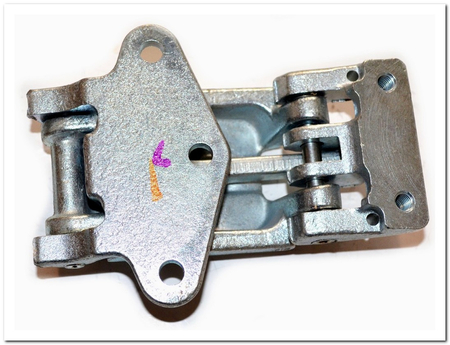 5801528687 ZAWIAS DRZWI TYŁ L/P GÓRA IVECO DAILY 14-