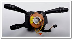 ZZ 156101304 B PRZEŁĄCZNIK KOLUMNY KIEROWNICZEJ ALFA GIULIETTA 10>