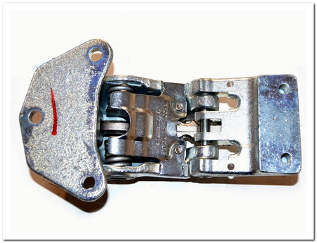 5801528686 ZAWIAS DRZWI TYŁ DÓŁ IVECO DAILY 14- 270 STOPNI