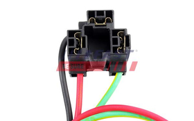 FT11444 AKCESORIA - WTYK ŻARÓWKI REFLEKTORA H-4 Z KLAPKĄ NA WIĄZCE KPL