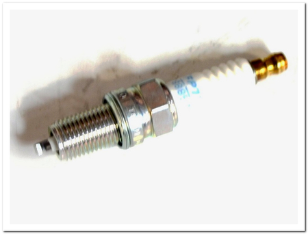 55188857 ŚWIECA ZAPŁONOWA FIAT STILO 01- 1.4 16V